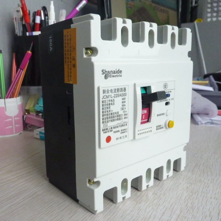 客房智能温控器与开窗自闭联动面板